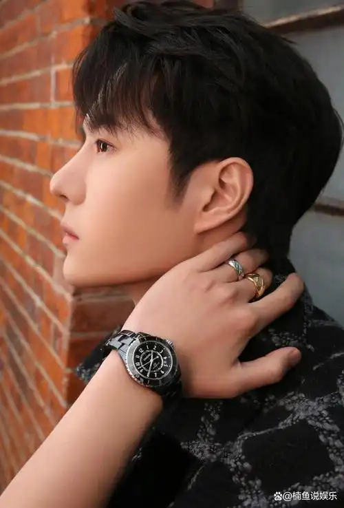 一说起王一博,这位长相帅气,气质出众的男艺人可是大家心里的95后当红