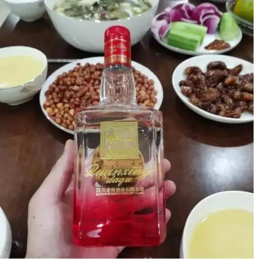 去朋友家喝酒,这4句"客气话"别当真,别不懂装懂,容易讨人嫌