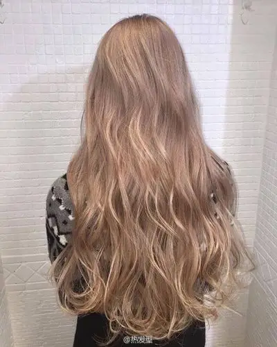 背影杀手 挑染 渐变色 接发 长发 卷发 美发 发型 美图长发及腰发型