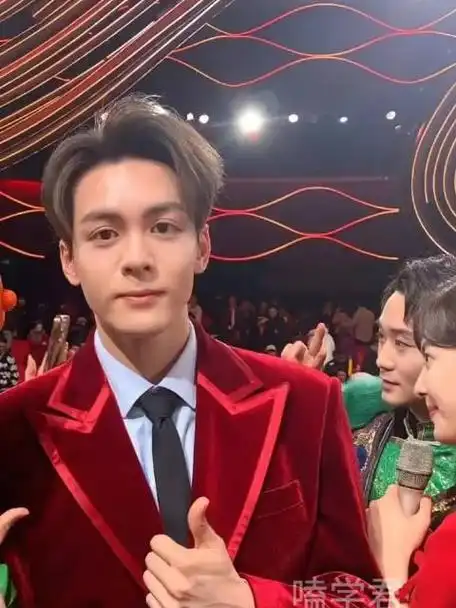 曾舜晞央视春晚后台视频bgm别开生面虾饺冇食饱