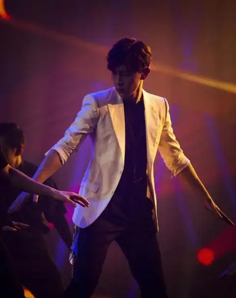 邓伦竟是专业跳高运动员网友全能型选手邓伦就没有不会的