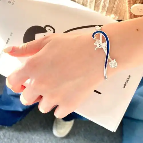 贺峻霖深海手镯一抹群青