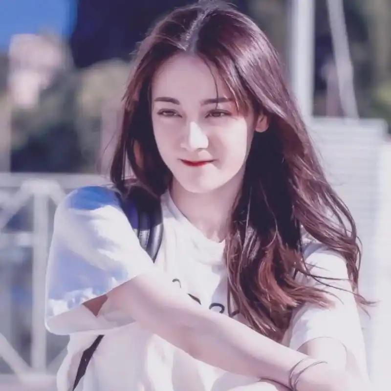 迪丽热巴头像.自调滤镜 抱图dd.盗图司马. 二转请注明出自顾萱霏.