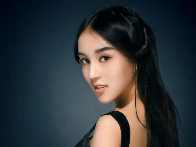 绝色美人鱼任丽萌图