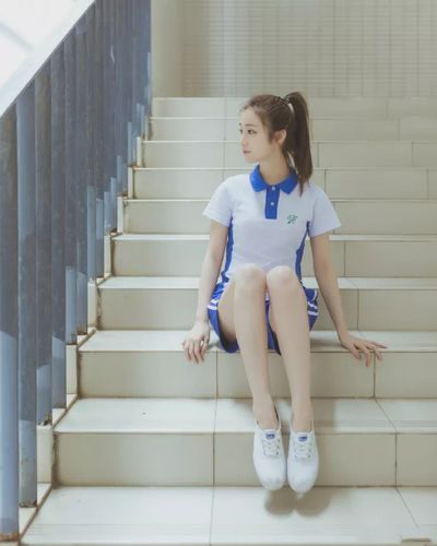 美丽统一深圳市校服上衣中学生女生短袖修身春夏校服