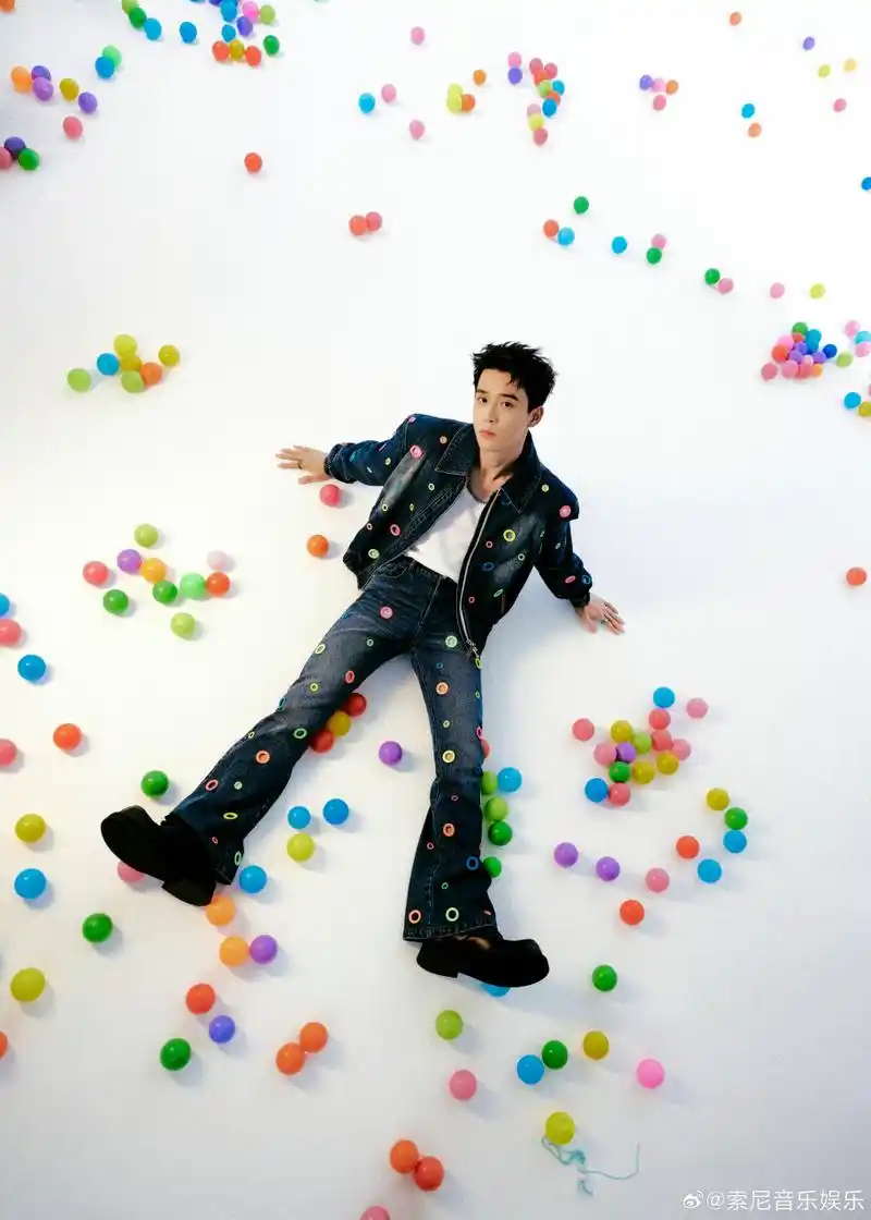 索尼星动态# 78|#吴宇恒#  吴宇恒生日写真掉落05～速来速存60