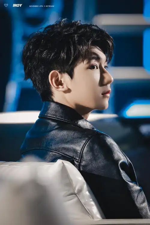 王源加盟巅峰盛典##王源绿海