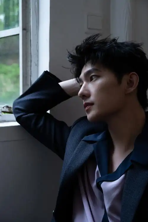 杨洋手杖造型##谁懂杨洋拿手杖的含金量