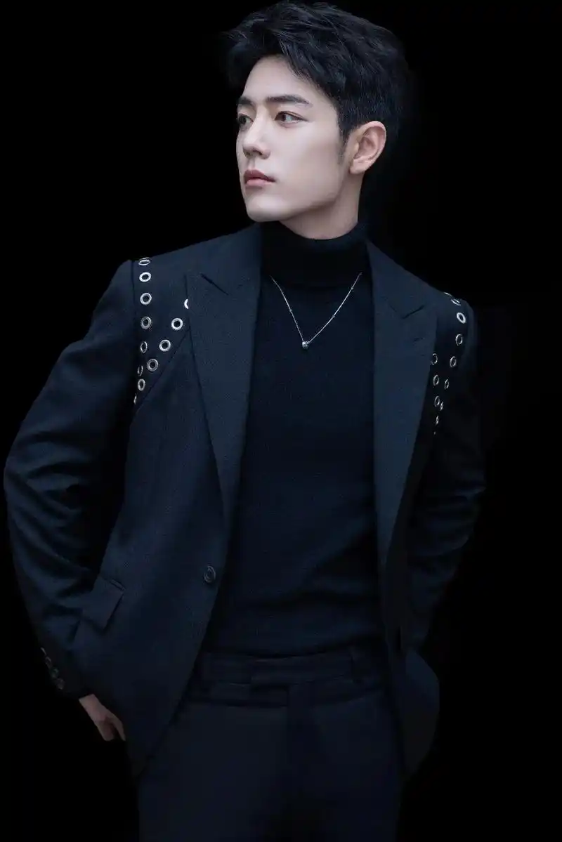 肖战微博红毯黑色红色西装造型高清图