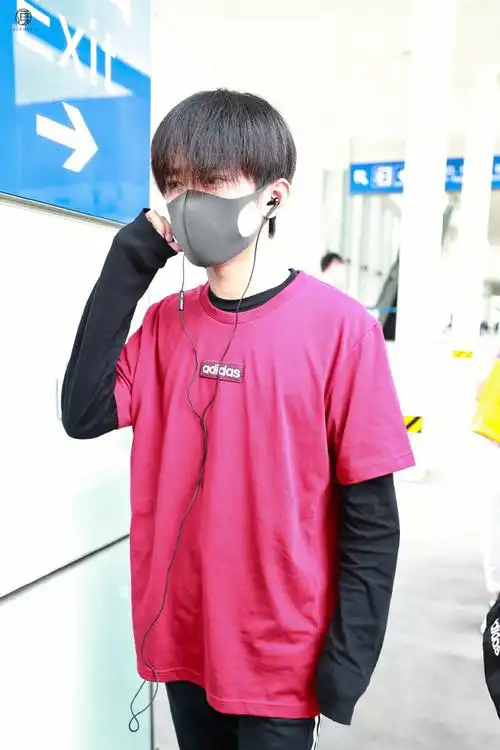 易烊千玺成都##易烊千玺送你一朵小红花