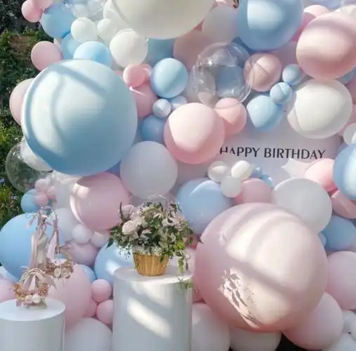 马卡龙色气球墙生日布置