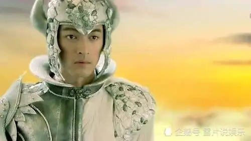 同样是胡歌铠甲飞蓬帅气宇文拓霸气看到傻里傻气的他恋爱了