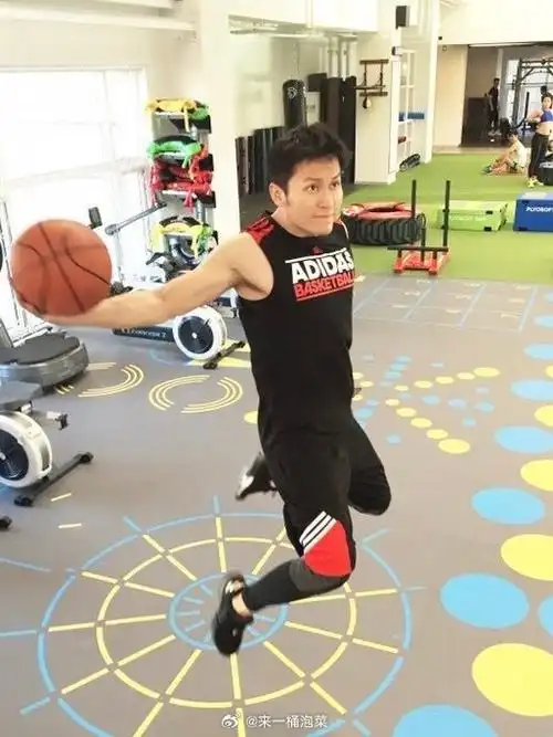 李晨身材这么有料的吗##势不可挡