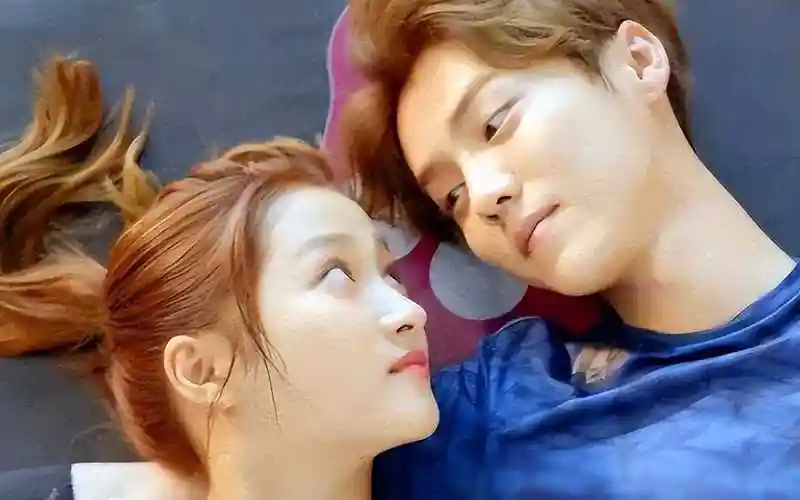 鹿晗关晓彤日本旅游同框,打破分手传言,cp粉欢庆