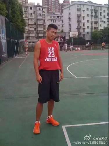 高186cm重160斤,东北大汉变身筋肉型男