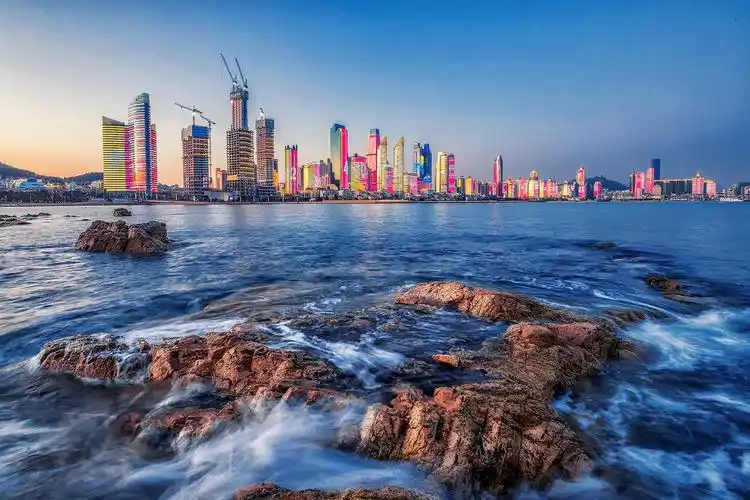 青岛五四广场海边