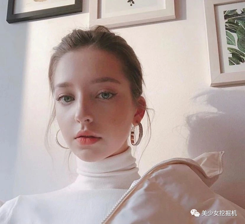 盘点俄罗斯美女混血版方脸杨幂火了