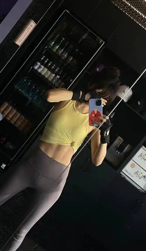 蔡文静晒健身照大秀马甲线 小腹紧实蚂蚁腰吸睛-搜狐大视野-搜狐新闻