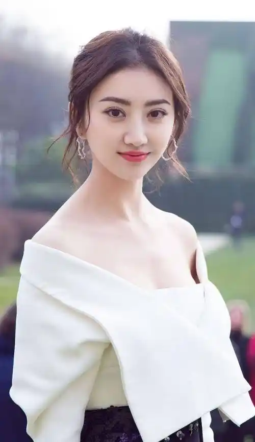 如今的景甜,模样大不相同,网友:简直是男生的心肝宝贝_明星_男孩子