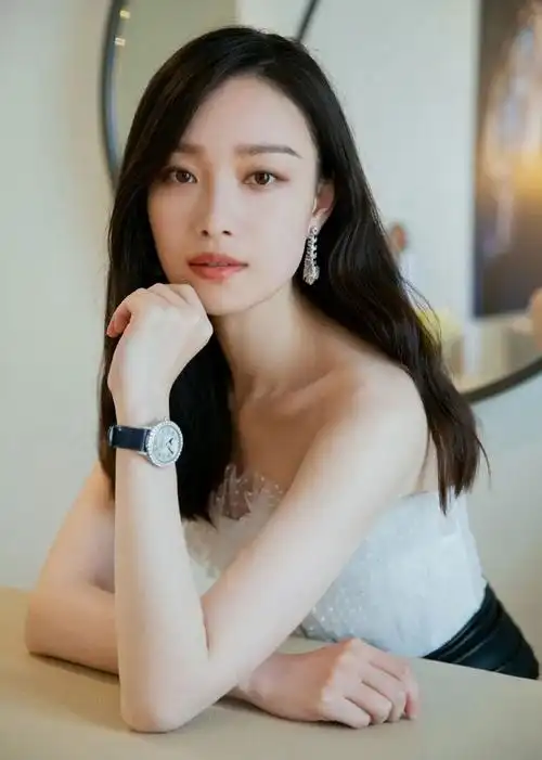 倪妮丨高清壁纸颜值美炸大长腿妖艳每一张都让人心动不已