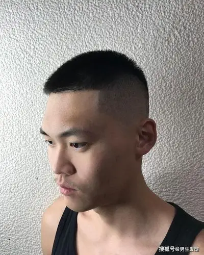 越剪越帅气男生发型17款,清爽时尚显精神,看完忍不住想剪同款_头发