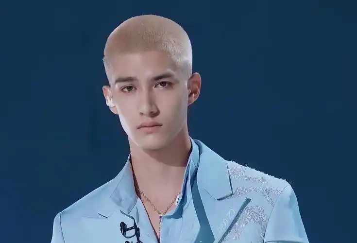 米卡是那种虽然part少,但是他可以把他的每一句都唱成killing.