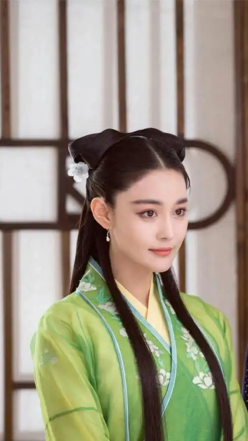 张馨予版小龙女定妆照终于公布一袭白衣艳丽非凡