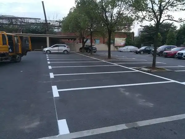 南昌高新区做停车位划线及画冷涂漆电动车位