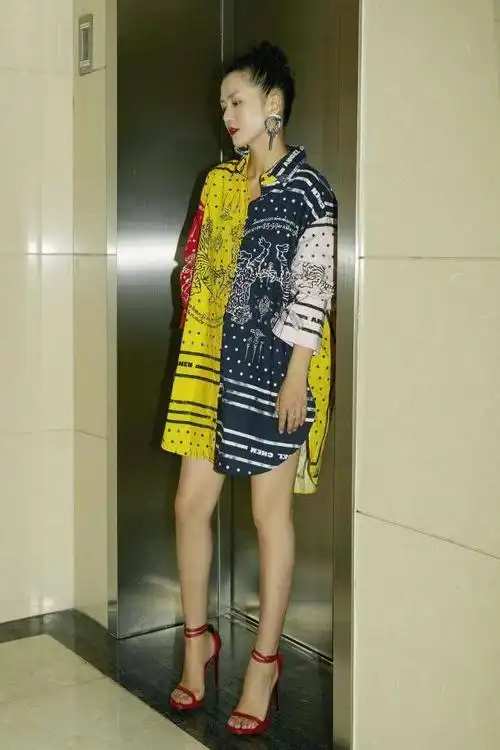 谭维维跨界歌王展健身功底与吴秀波合唱是否