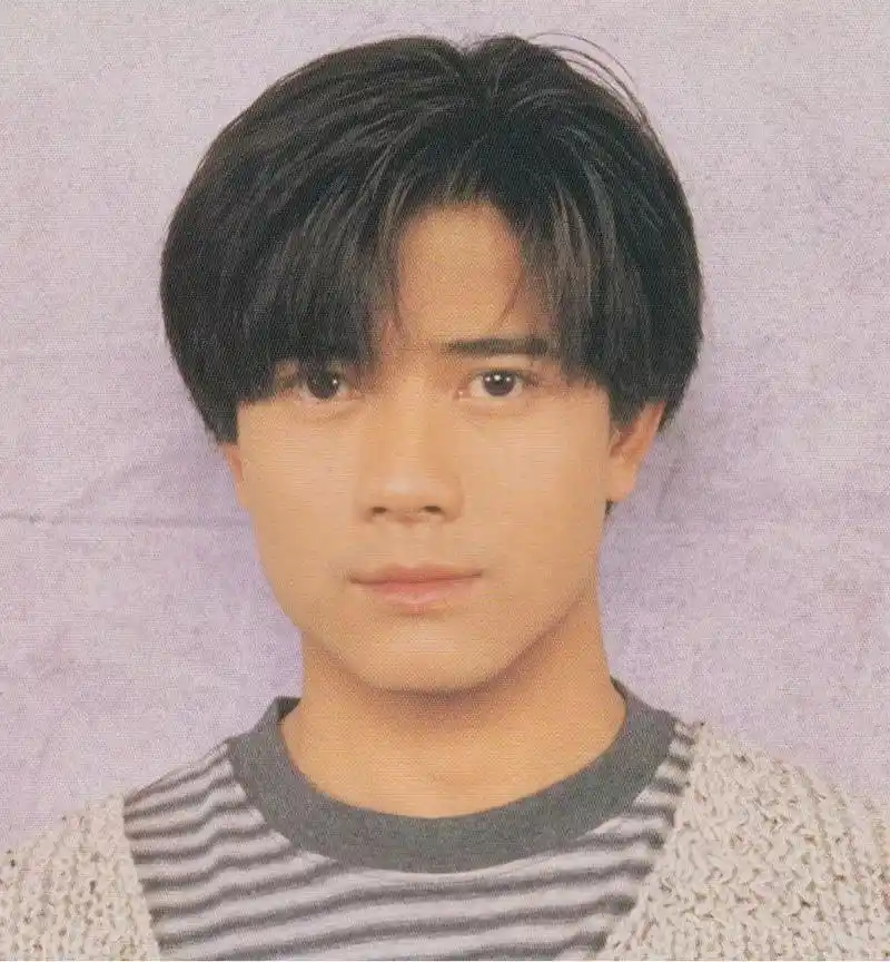 罗志祥就说过当年留了郭富城的同款发型 晚上睡觉躺床上不敢动 害怕一