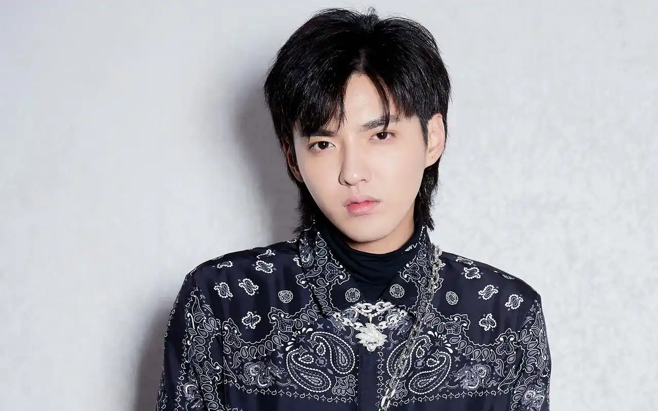 吴亦凡(kris,1990年11月6日),广东省广州市.演员,歌手.