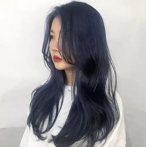 不漂的蓝黑色什么效果 时尚显白蓝黑色头发图片_发型站_最新流行发型