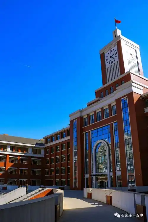 景色石家庄十五中一抹哈佛红