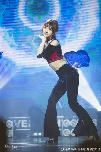 snh小分队7senses在aaa上的表演,顺便说一下张语格