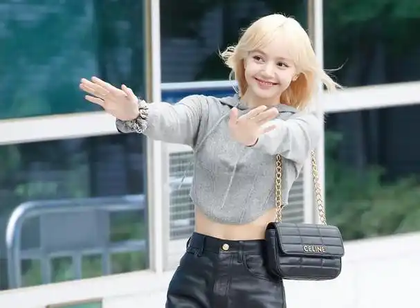 lisa,这个名字在k-pop圈中无人不知,无人不晓.