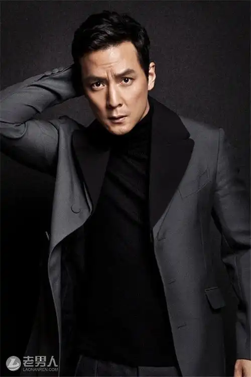 2004年4月,吴彦祖出演喜剧片《大佬爱美丽》中;9月24日,吴彦祖与成龙