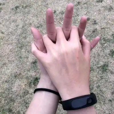 允言:牵手甜蜜头像/"愿有人陪你_qq情侣头像_我要个性网