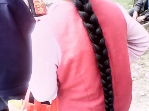 集市上手机抓拍长辫子(2) 抓拍_中国长发