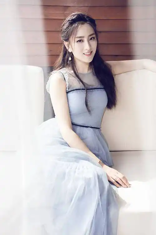 42岁的马苏,身材丰满诱人的美女._魅力_外表_表演