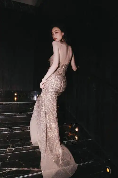 倪妮惊艳上海国际电影节红毯,穿搭造型美到发光!第二套才是亮点