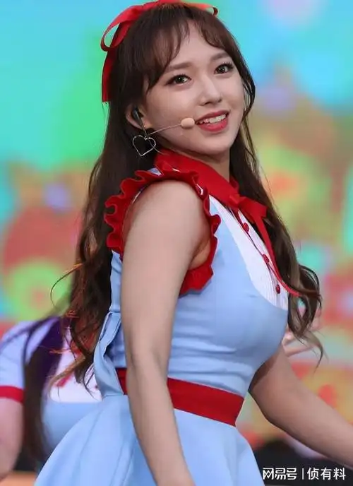 奶潇程潇表演现场近距离抓拍原生态无修复超清原图,什么水平?