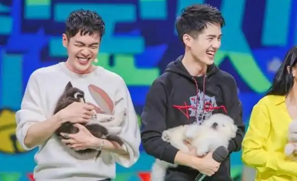 塑料兄弟情?刘昊然给张若昀p上粉色公主裙,宣传新剧《庆余年》