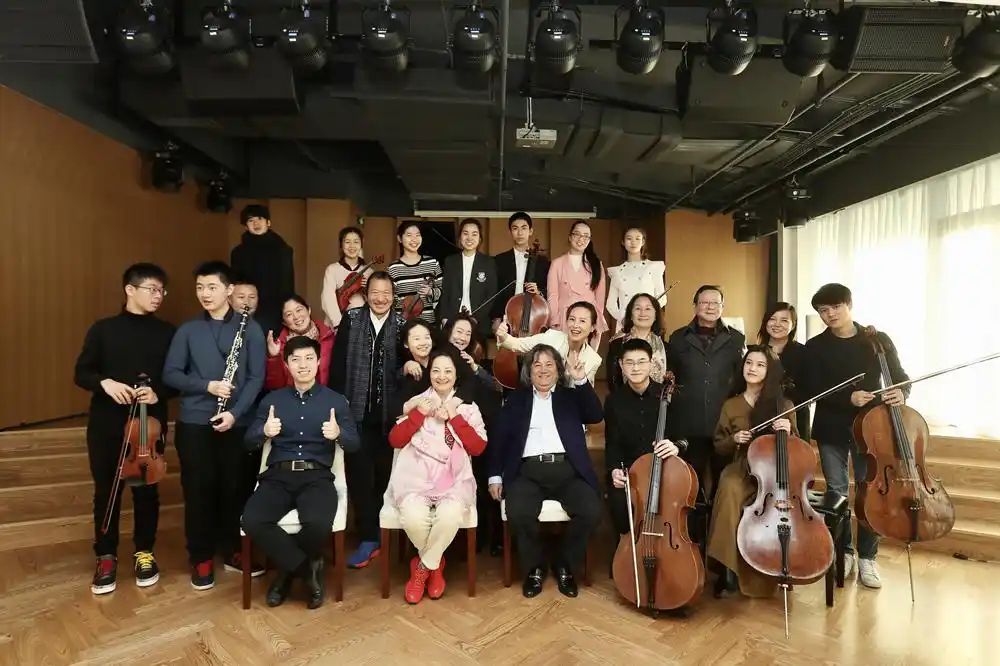 指挥家汤沐海忆杨雪兰:她像姐姐,像妈妈,像外婆