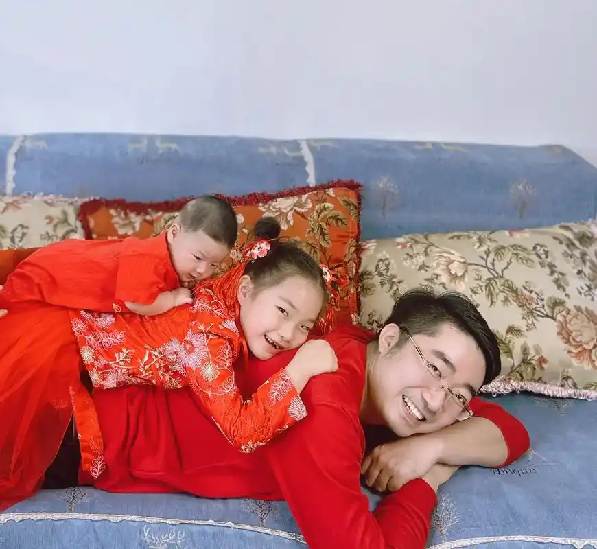 新年家有儿女全家福