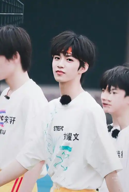 刘耀文##刘耀文 目光磁石