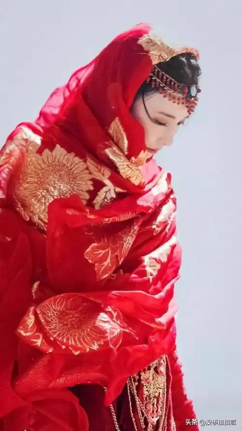 当红女明星们的红衣造型,谁惊艳到了你_一身_古装_扮相