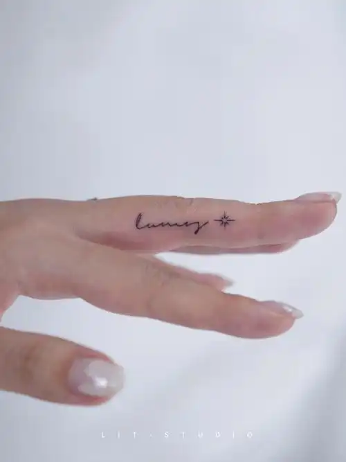 手指连虎口纹身图案女生霸气