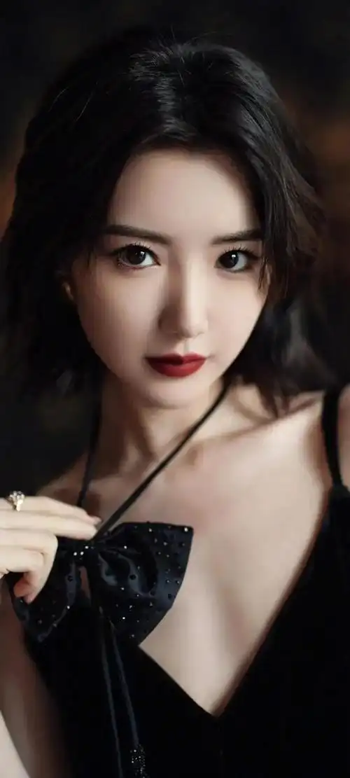 美女系列壁纸第61期,我们迎来了优雅迷人的毛晓彤.