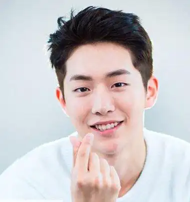 男生刘海往后梳的发型图片 男生无刘海发型梳发