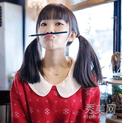 小清新范儿的韩式双马尾辫扎法